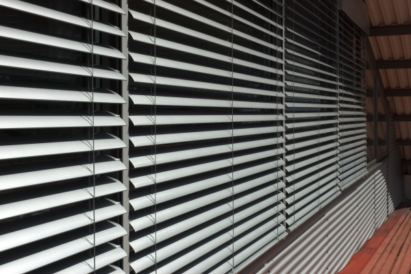 venetian-blinds-191A551F4E-7B3E-F685-14BA-93B7068162FA.jpg